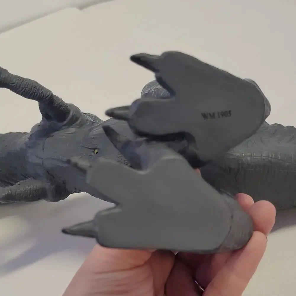Velociraptor WM 1905 Dinosaur Figure Dark Grey Yellow Purple